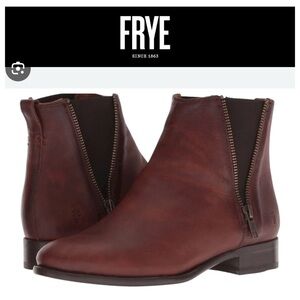 Frye Carly Zip Cognac Leather Chelsea Ankle Bootie Size 7.5